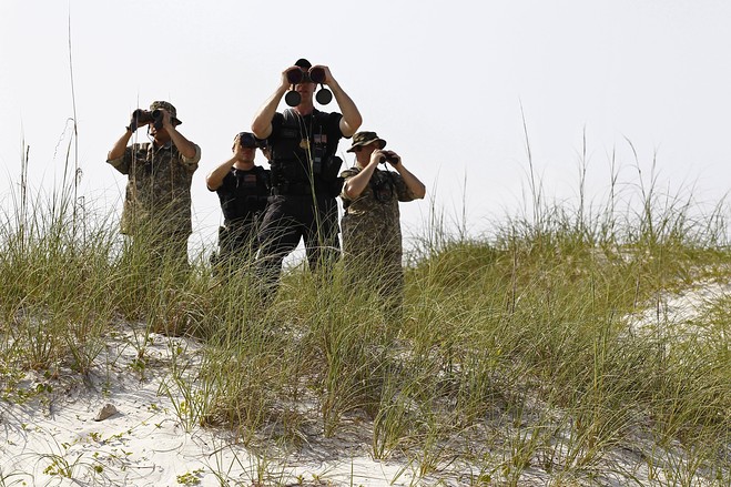 实拍美国总统身边的“黑衣人”
