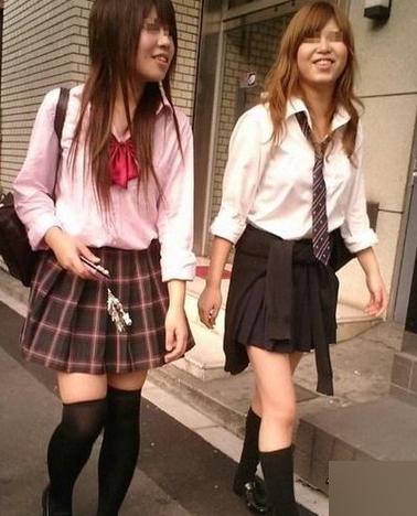 组图：实拍日本女生校服照