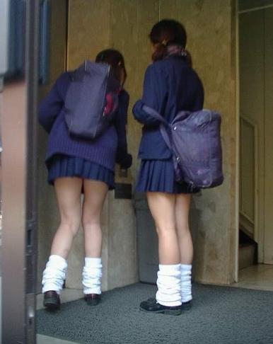 组图：实拍日本女生校服照