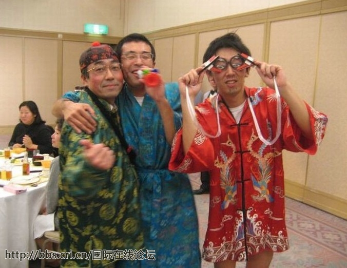 日本另类食文化 人体寿司宴一顿超100万(图)