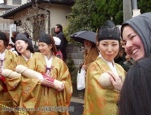 日本另类食文化 人体寿司宴一顿超100万(图)