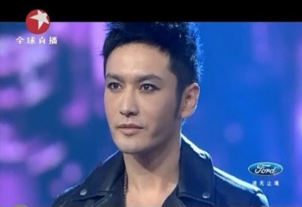 黄晓明木村拓哉 中外男明星烟熏妆PK谁更妖艳