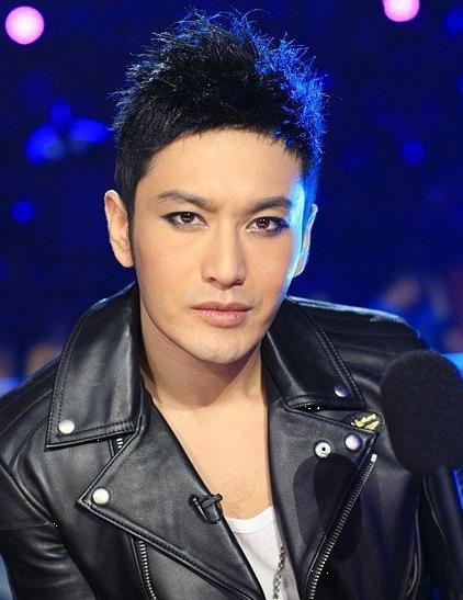 黄晓明木村拓哉 中外男明星烟熏妆PK谁更妖艳