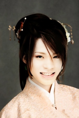 黄晓明木村拓哉 中外男明星烟熏妆PK谁更妖艳