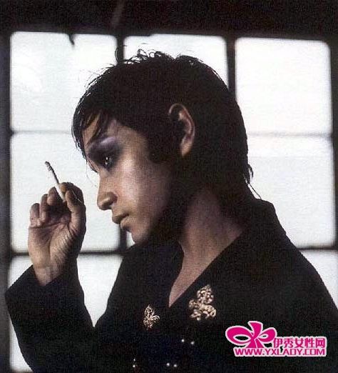 黄晓明木村拓哉 中外男明星烟熏妆PK谁更妖艳
