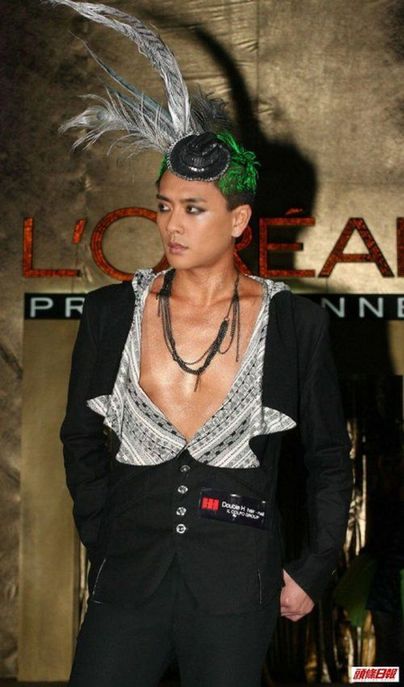 黄晓明木村拓哉 中外男明星烟熏妆PK谁更妖艳
