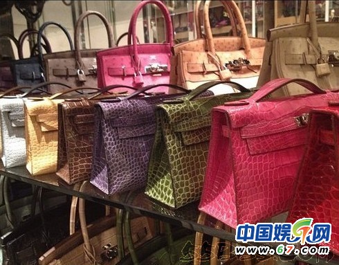 新加坡名媛炫富“爱马仕屋” 郭美美弱爆了