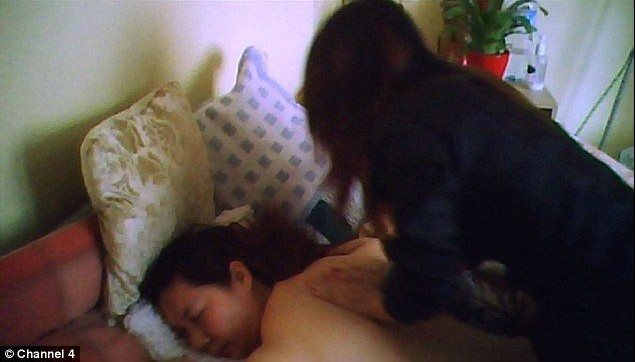 台湾女记者卧底英国妓院 受尽凌辱