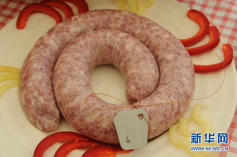 罗马尼亚别具特色的年度香肠大赛组图