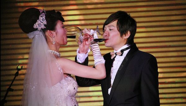 吴奇隆刘诗诗17岁之差 港台大叔都爱找内地嫩妻?