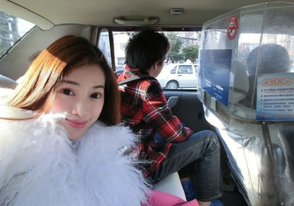 41岁辣妈身材赛少女 与儿子合照似姐弟惊呆网友