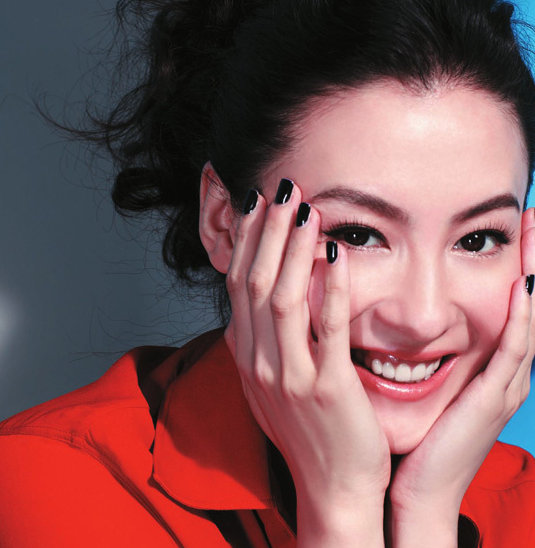 当红混血女星美貌气质大PK