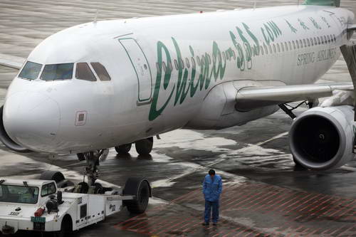 Spring Airlines touts discount seats to Japan