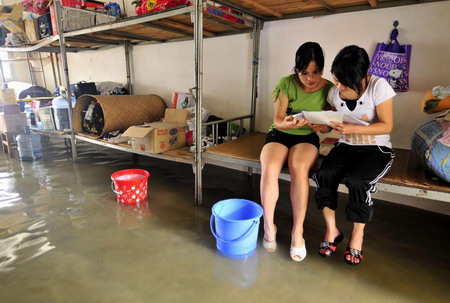 Students prepare for college entrance exam in flood-hit Guangxi