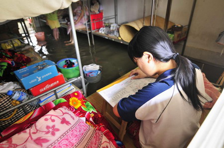 Students prepare for college entrance exam in flood-hit Guangxi