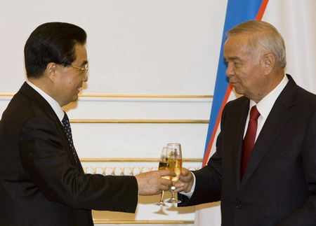 President Hu in Uzbekistan for visit, SCO summit