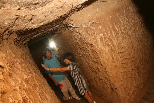 Miner digs underground home in C China