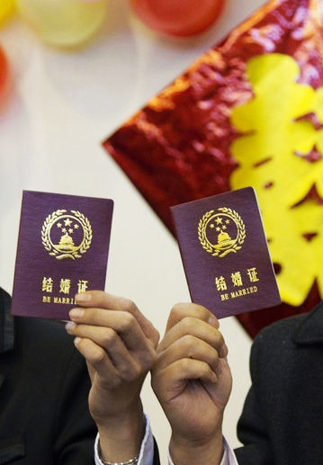 Beijing's first gay marriage sparks storm online