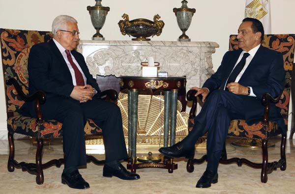 Egyptian president meets Mideast parties to promote peace process