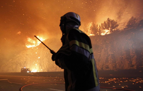 Wildfire rages in southern France