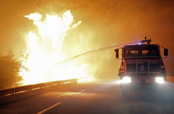 Wildfire rages in southern France