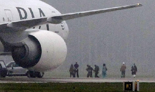 Bomb scare diverts plane; may have been a hoax