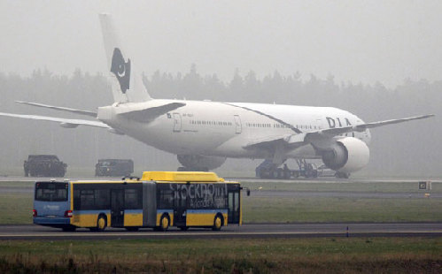 Bomb scare diverts plane; may have been a hoax