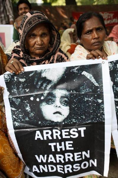 Gas tragedy victims stage anti-US protest