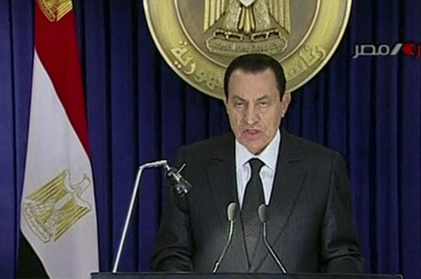 Mubarak says has ordered govt to step down