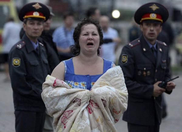 101 missing after boat sinks in Russia