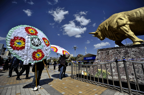 the world cup as a large economic boost for its host A stadium under construction as brazil prepares to host the world cup hosting the world cup might provide a small boost to brazil, but it won't be enough to snap the country's economy out of its current funk once tipped as one of the brightest emerging economies, brazil has seen. the world cup as a large economic boost for its host A stadium under construction as brazil prepares to host the world cup hosting the world cup might provide a small boost to brazil, but it won't be enough to snap the country's economy out of its current funk once tipped as one of the brightest emerging economies, brazil has seen.