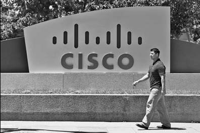 Cisco profit tops estimates on cloud growth