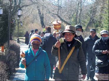 Lhasa crowded with pilgrims