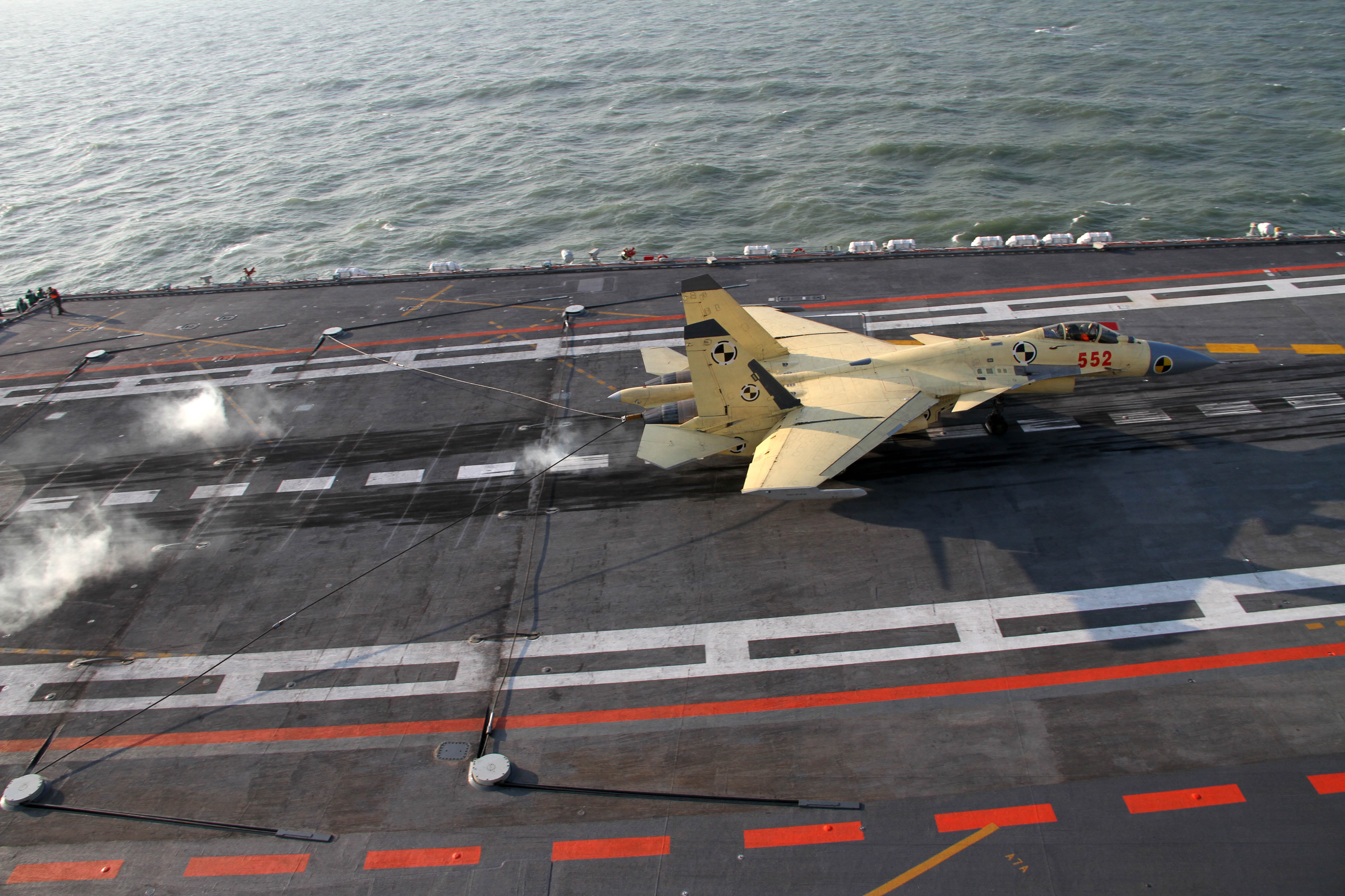 Fighter jets successfully land on aircraft carrier