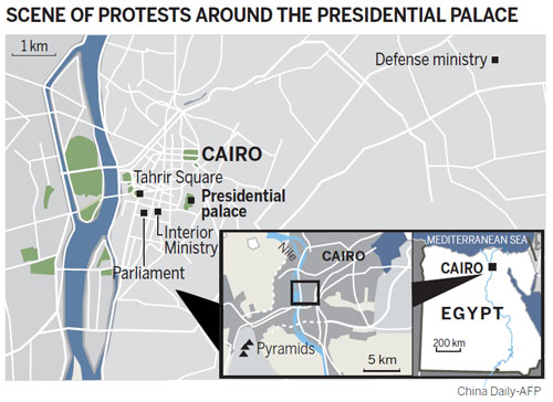 Morsi returns to palace following massive protests