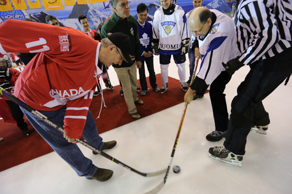 Canadians surge past Finns in friendly hockey