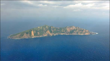 Japan must cease islands provocations, China warns