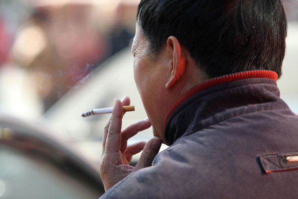 Public smoking ban for officials faces hurdles
