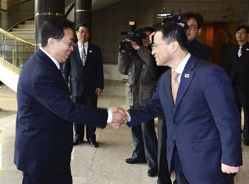 Rare ROK-DPRK agreement greenlights family reunions