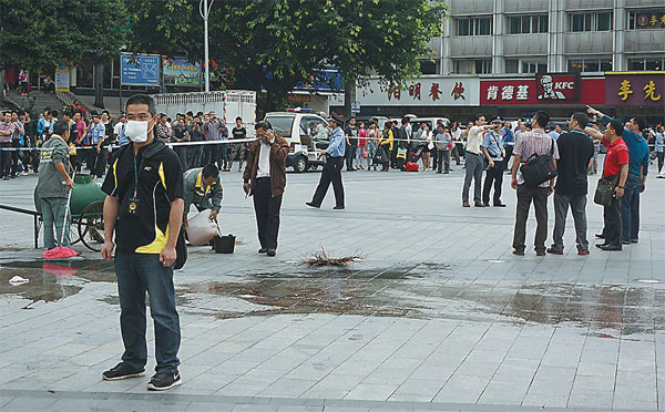 Six hurt in Guangzhou knife attack