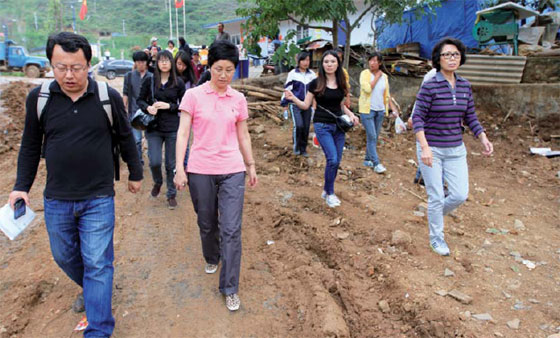 VW aid to children in quake-hit Yunnan