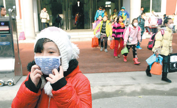 Beijing issues yellow alert for heavy smog
