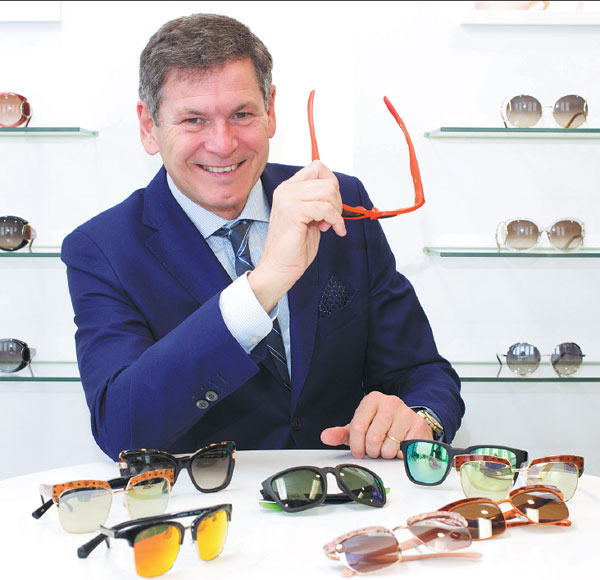 Eyewear veteran sees future in Google Glass