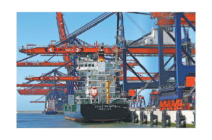 COSCO takes 35% stake in terminal of Rotterdam