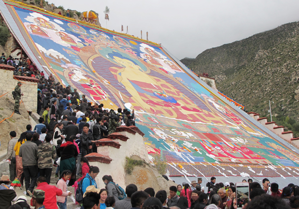 Shoton Festival brings cash to Lhasa