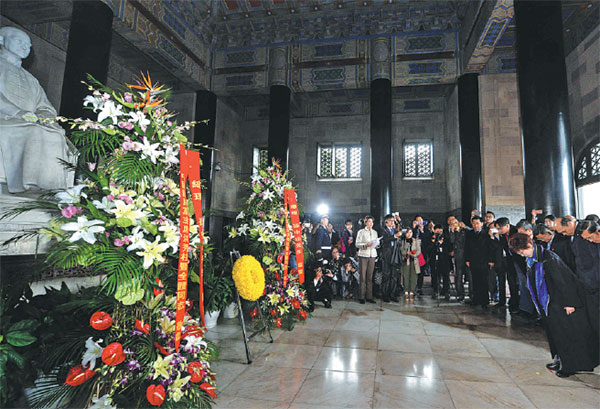 KMT chief pays tribute to Sun Yat-sen