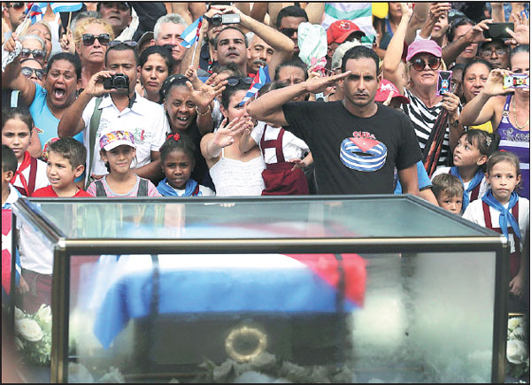 people react as the caravan carrying the ashes of cuba s