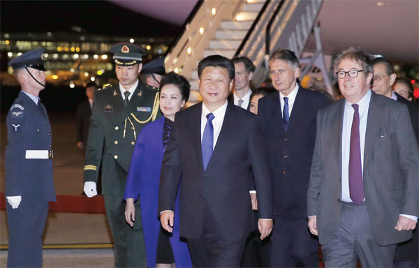 Xi lands in London to start state visit