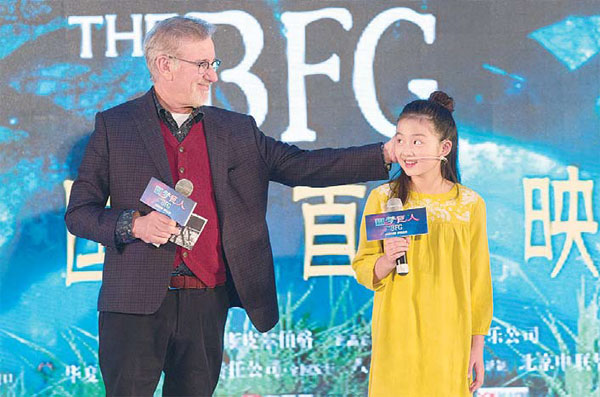 Steven Spielberg With Huang Yici A Voice Actress For The Bfg Feng Yongbin China Daily