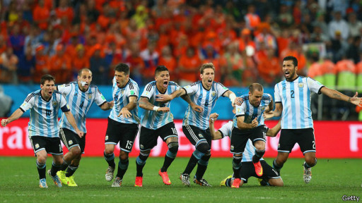 世界杯半决赛：阿根廷淘汰荷兰晋级决赛
